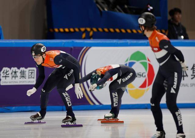 从世巡皇冠体育网址赛到世锦赛首体再掀短道热潮(图1)