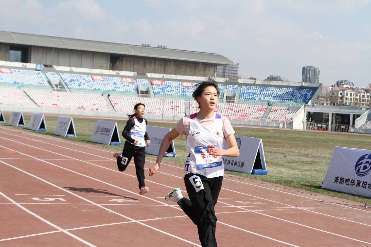 短跑长跑跳远……田径皇冠体育app运动的多样魅力(图2)