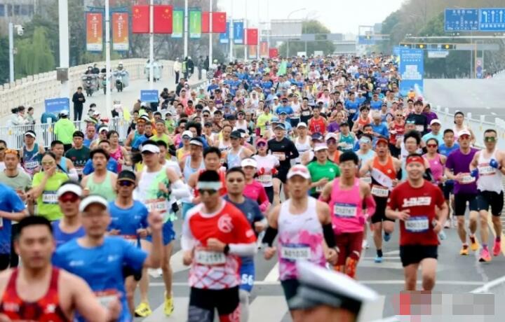 南京厚建软件 LivCMS 内容管理系统http：wwwhogesoftcom 授皇冠体育app权用户：http：wwwxichunet(图3)